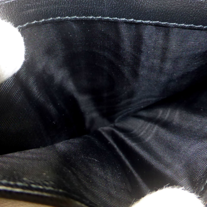 ミュウミュウ （MIUMIU） DOT STUDS ドットスタッズ コンパクト 二つ折り 財布 5MV204 ブラック（新品）