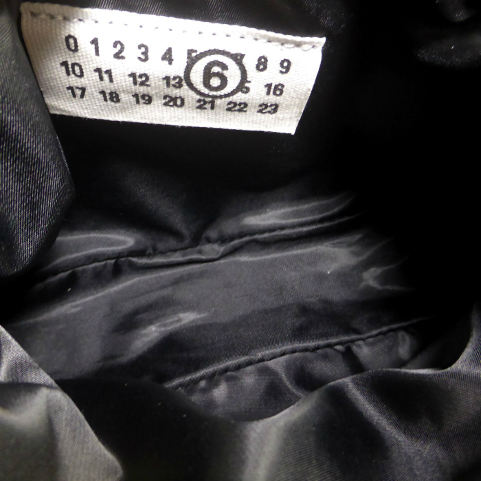 国内即発【MM6】 NUMERIC PUFFER ANIMATION SB5ZH0012 ブラック MM6 メゾン マルジェラ （Maison Margiela） NUMERIC PUFFER