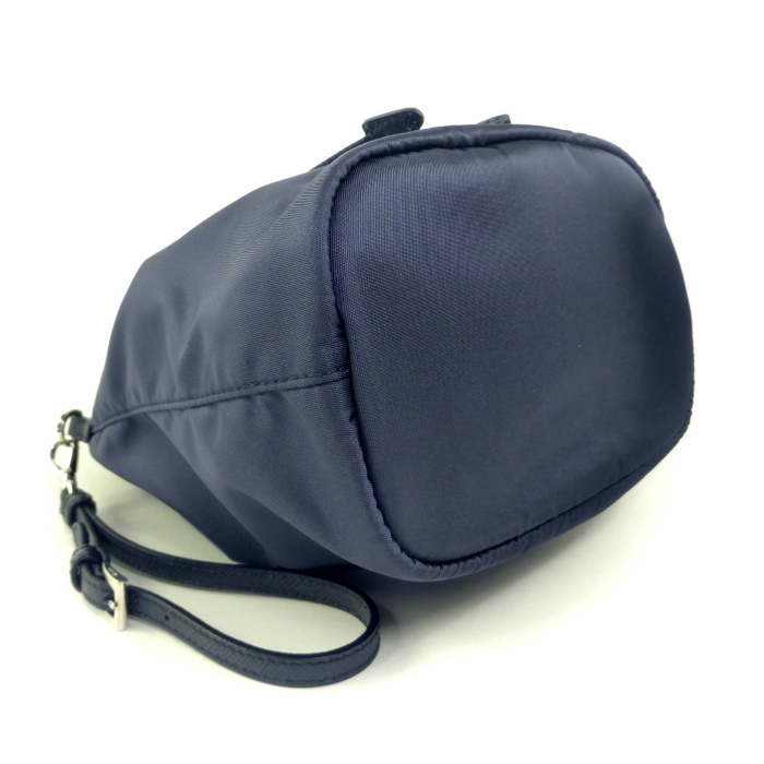 極美品 PRADA プラダ テスートナイロン マルチポーチ ネイビー系 極美品 PRADA プラダ テスートナイロン マルチポーチ ネイビー系
