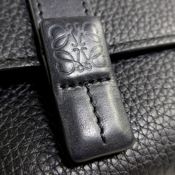 LOEWE（ロエベ） スモール バーティカル ウォレット 三つ折り