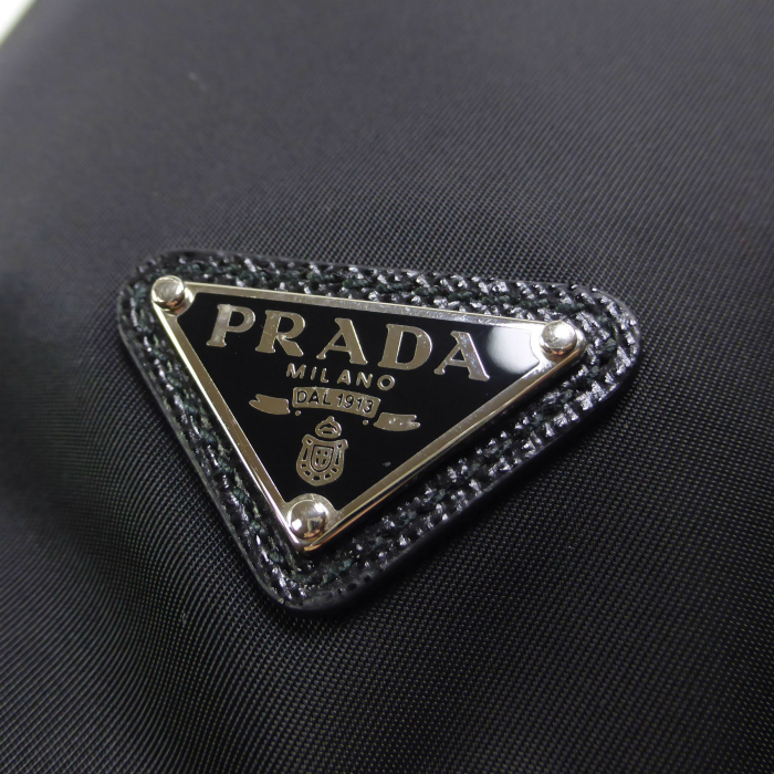 PRADA（プラダ） Re-Nylon テスート ナイロン ポーチ ドローストリング