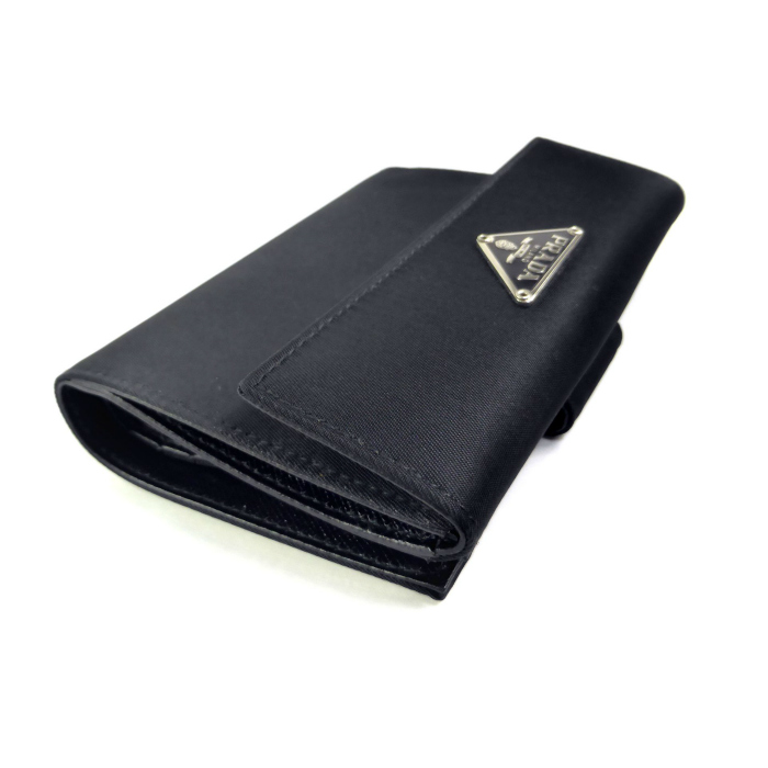 PRADA（プラダ） テスートナイロン トライアングルロゴ コンパクト 三