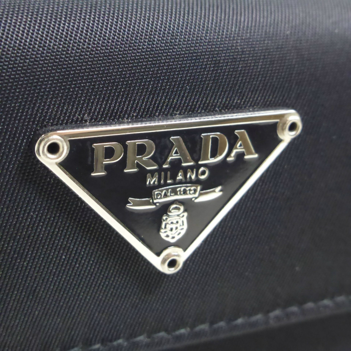 PRADA（プラダ） テスートナイロン トライアングルロゴ コンパクト 三