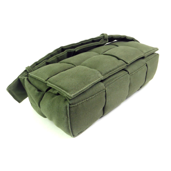新品未使用品 Bottega Veneta（ボッテガ・ヴェネタ）　器 CASSETTE（BOTTEGA VENETA） ボッテガ ヴェネタ （BOTTEGA イントレ
