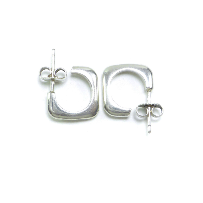 CHANEL（シャネル） スクエア キャッチ式フープ ピアス ロゴ Ag925