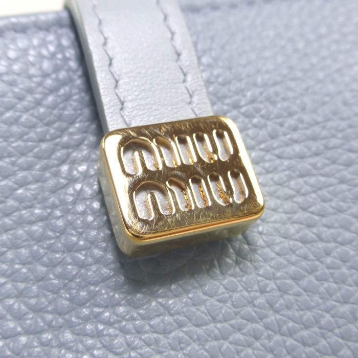 miu miu（ミュウミュウ） ロゴ レザー コンパクト 二つ折り 財布