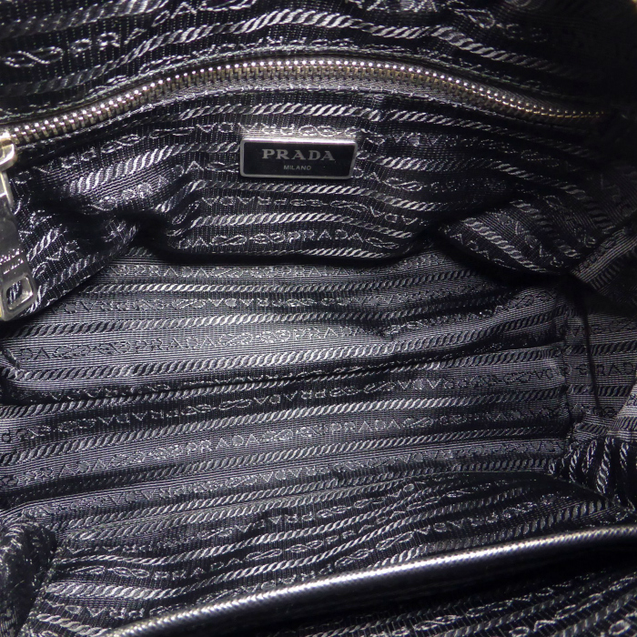PRADA（プラダ） ナイロン テスート 鍵付き チェーンショルダーバッグ
