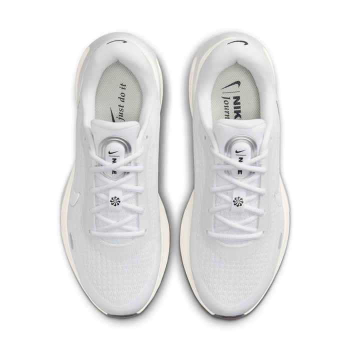 NIKE �i�C�L W JOURNEY RUN ���f�B�[�X�X�j�[�J�[(�E�B�����Y�W���[�j�[����) FJ7765 104