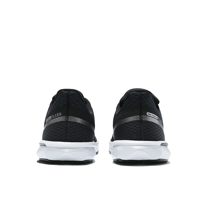 New Balance（ニューバランス） DynaSoft Flash v7 BK7 ブラック WFLSH