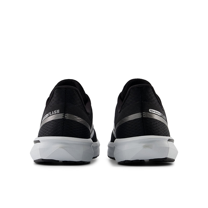 New Balance（ニューバランス） DynaSoft Flash v7 BK7 ブラック