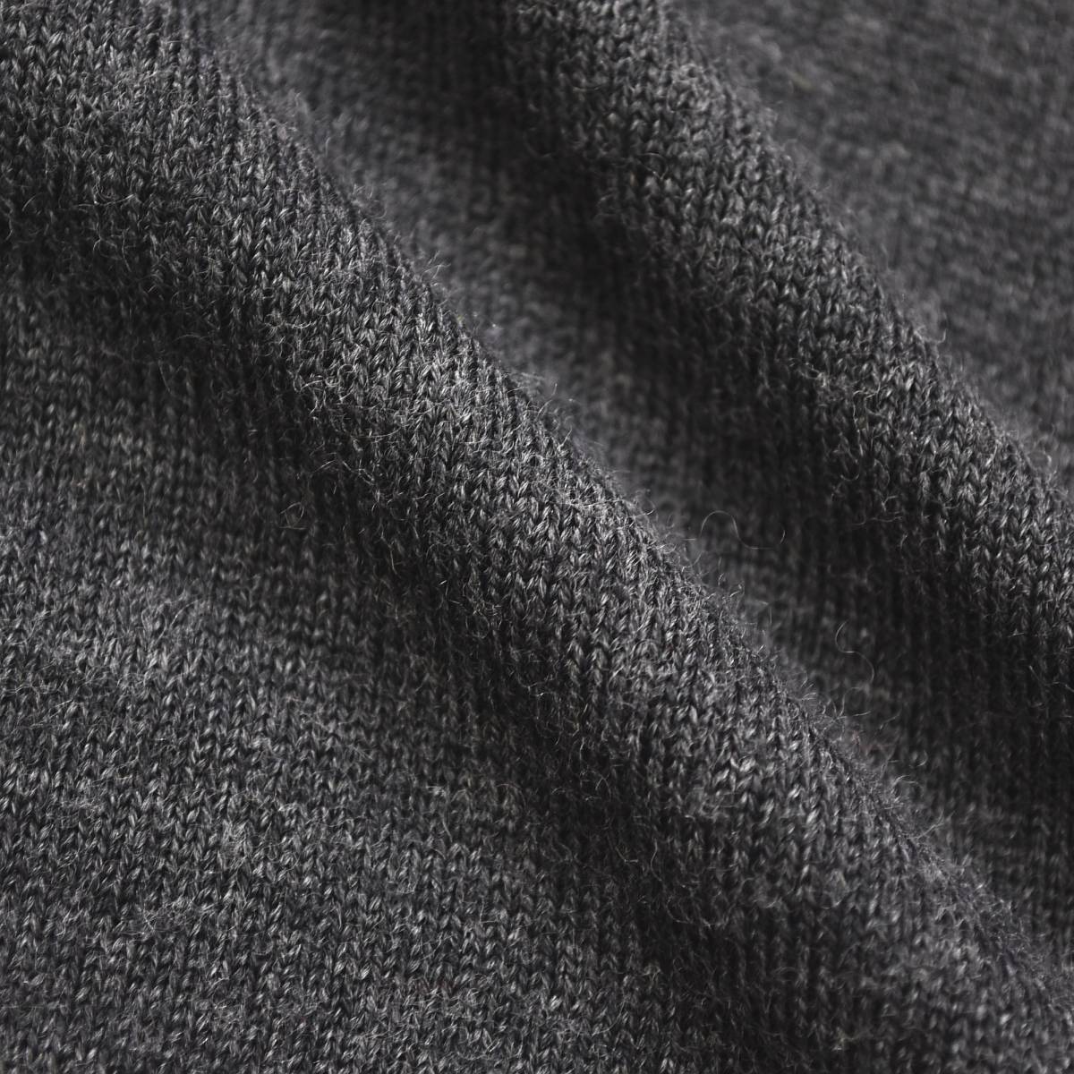 ブルックスブラザーズ セーター ゴールデンフリース 肌寒さを感じてきたら、あたたかなセーターを選んで。 レトロ