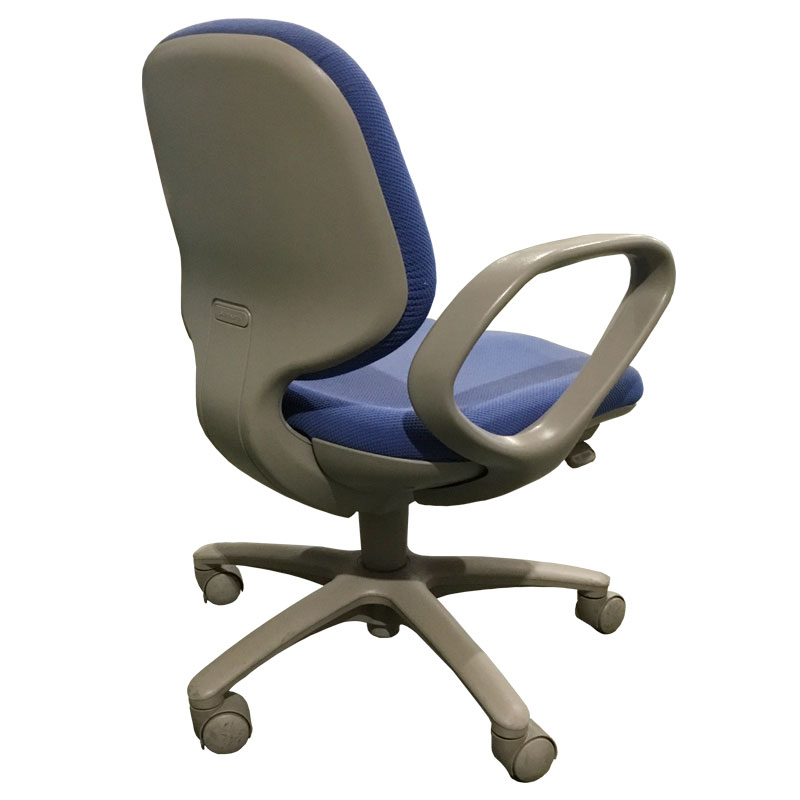 オカムラ（okamura） 【中古】オフィスチェア4脚セット 肘付き 布張り