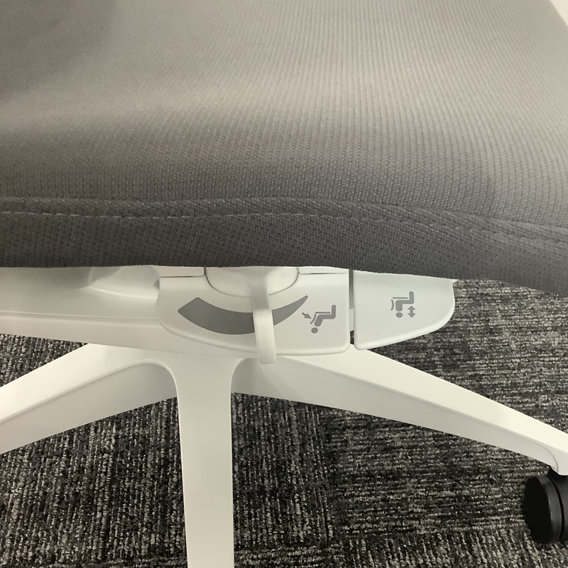 中古 オフィスチェアオカムラ 肘付 フィノラシリーズ グレー 地域限定送料無料