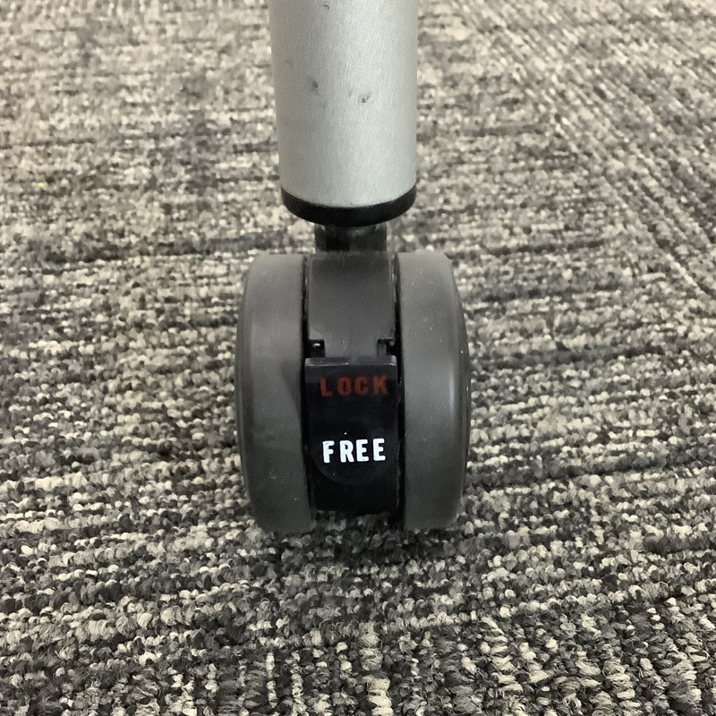 中古 ミーティングセット 3点セット オカムラ アイリスチトセ テーブル幅80cm 地域限定送料無料 80-MB60140T--80-AR50311C