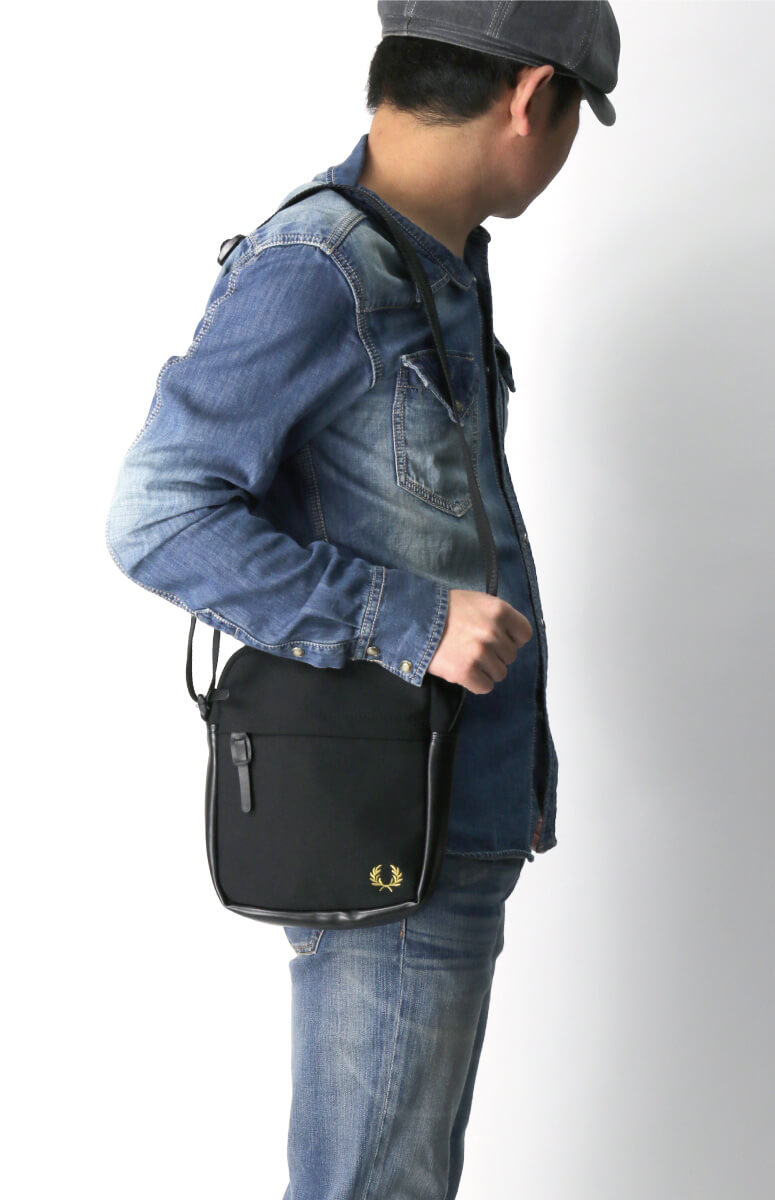 FRED PERRY (フレッドペリー) ピケ ミニ ショルダーバッグ