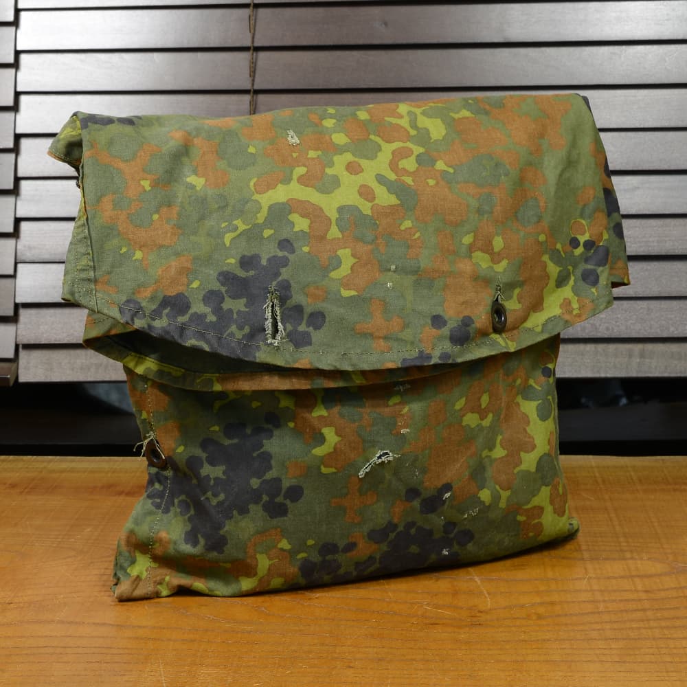 ドイツ軍放出品 テントシート収納バッグ Flecktarn フレクター迷彩 軍幕収納袋 [ 難あり ] パップテント収納 ポーチ :  ma632040v : ミリタリーショップ レプズギア - 通販 - Yahoo!ショッピング