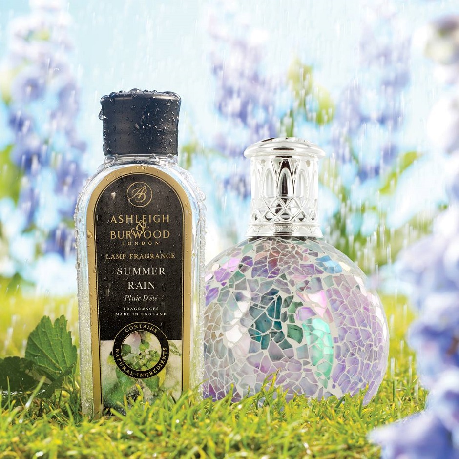 アシュレイ＆バーウッド フレグランスランプとフレグランスオイルの