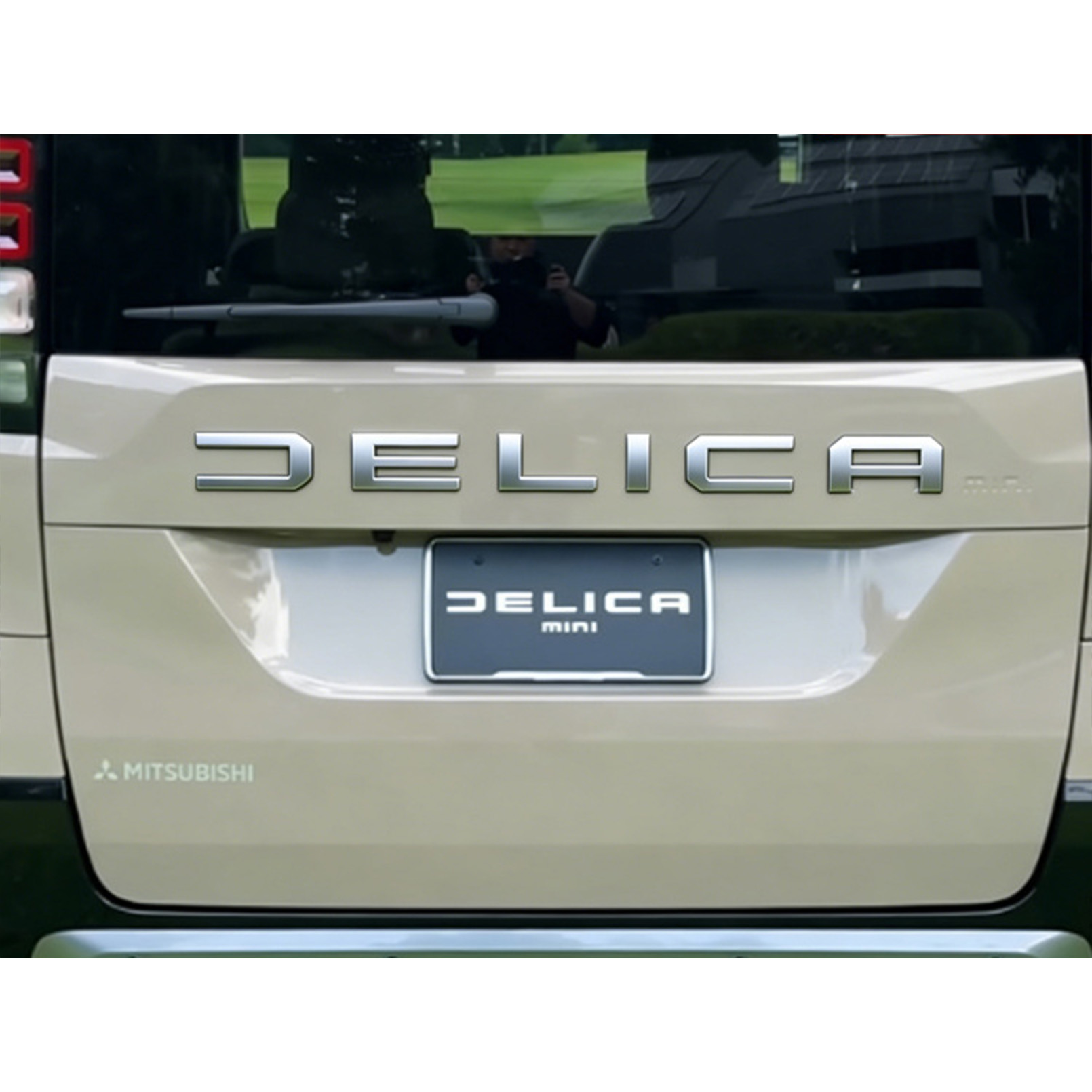 新型 デリカミニ 2025年10月〜 パーツ エンブレム フロントリア用