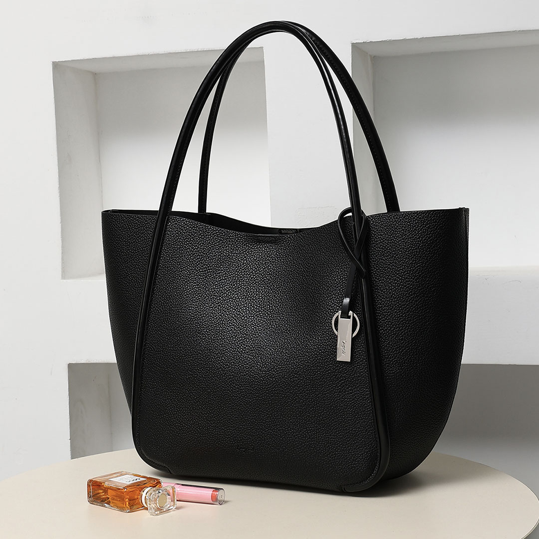 【ungrid】トートバッグ BLACK Ungrid トートバッグ 「Ungrid/アングリッド」キーハウス付き