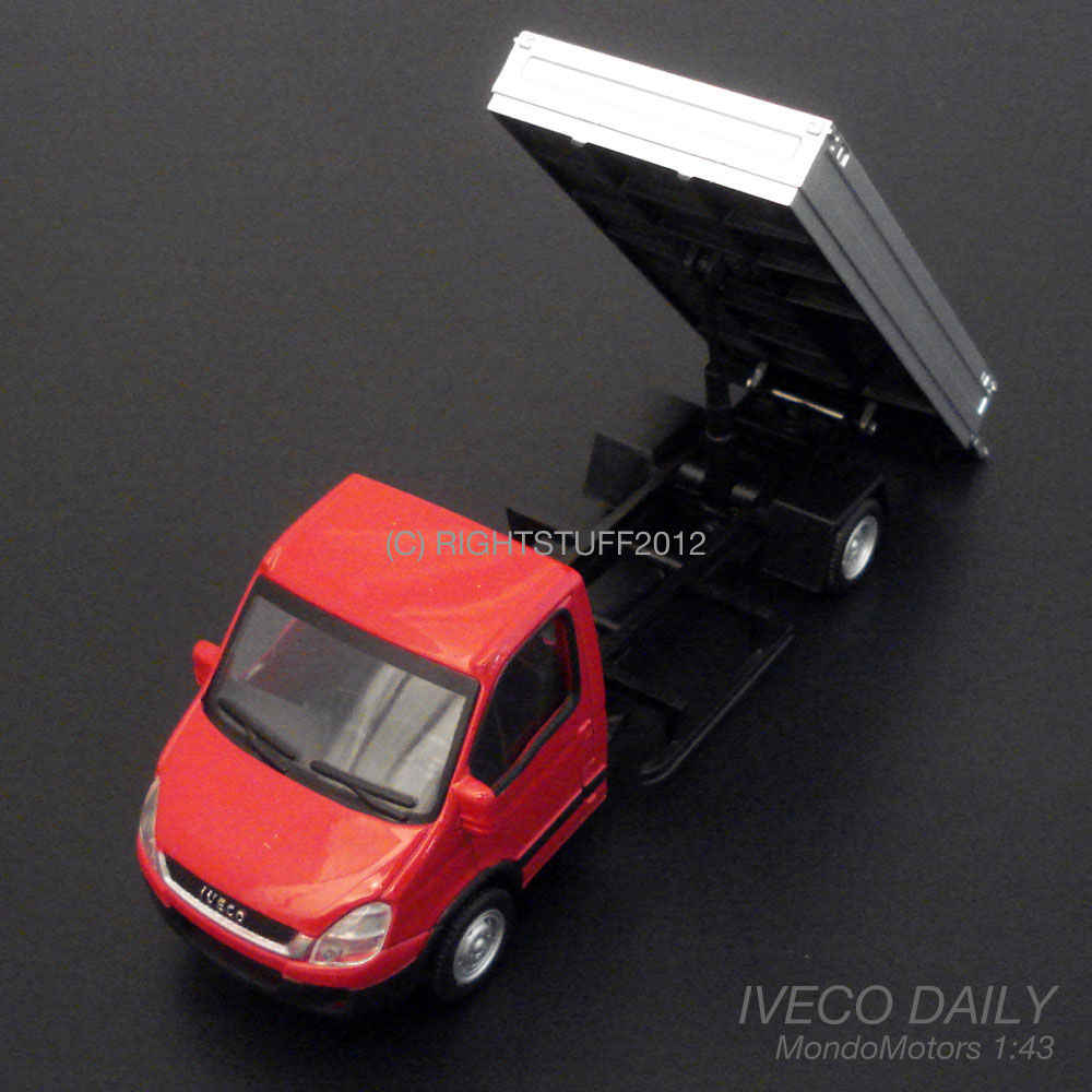 ミニカー1:43イベコ・デイリーIVECO DAILY（レッド）ダンプ