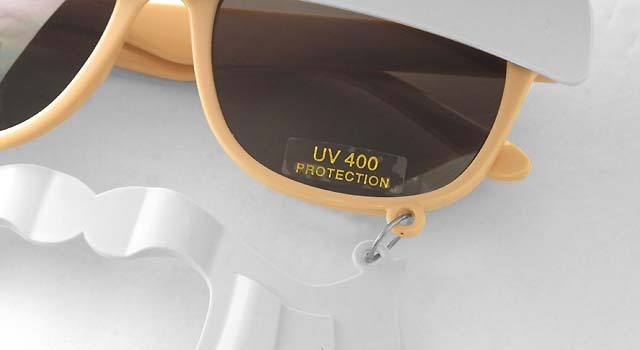 UV400 紫外線をカットします