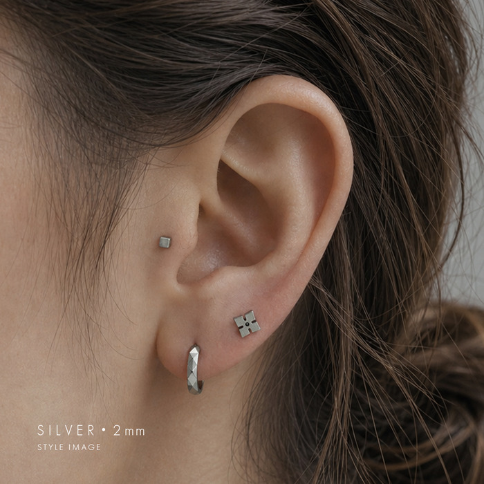 軟骨ピアス 16G ボディピアス キューブ 四角 小さい 金属アレルギー対応 つけっぱなし サージカルステンレス 片耳用 | 凛 RIN | 12