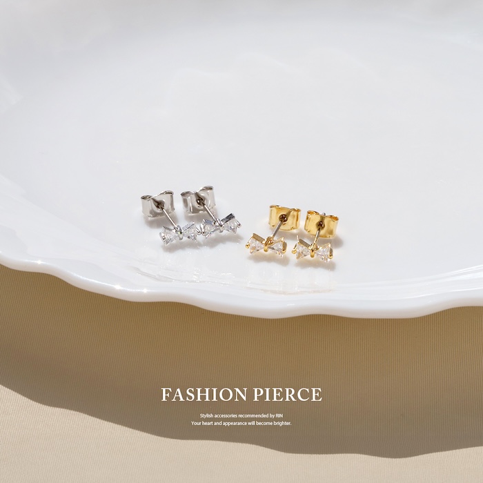 ピアス 小ぶり レディース リボン りぼん チタン キラキラ 金属アレルギー対応 可愛い 『両耳用・2個セット』 | 凛 RIN | 03