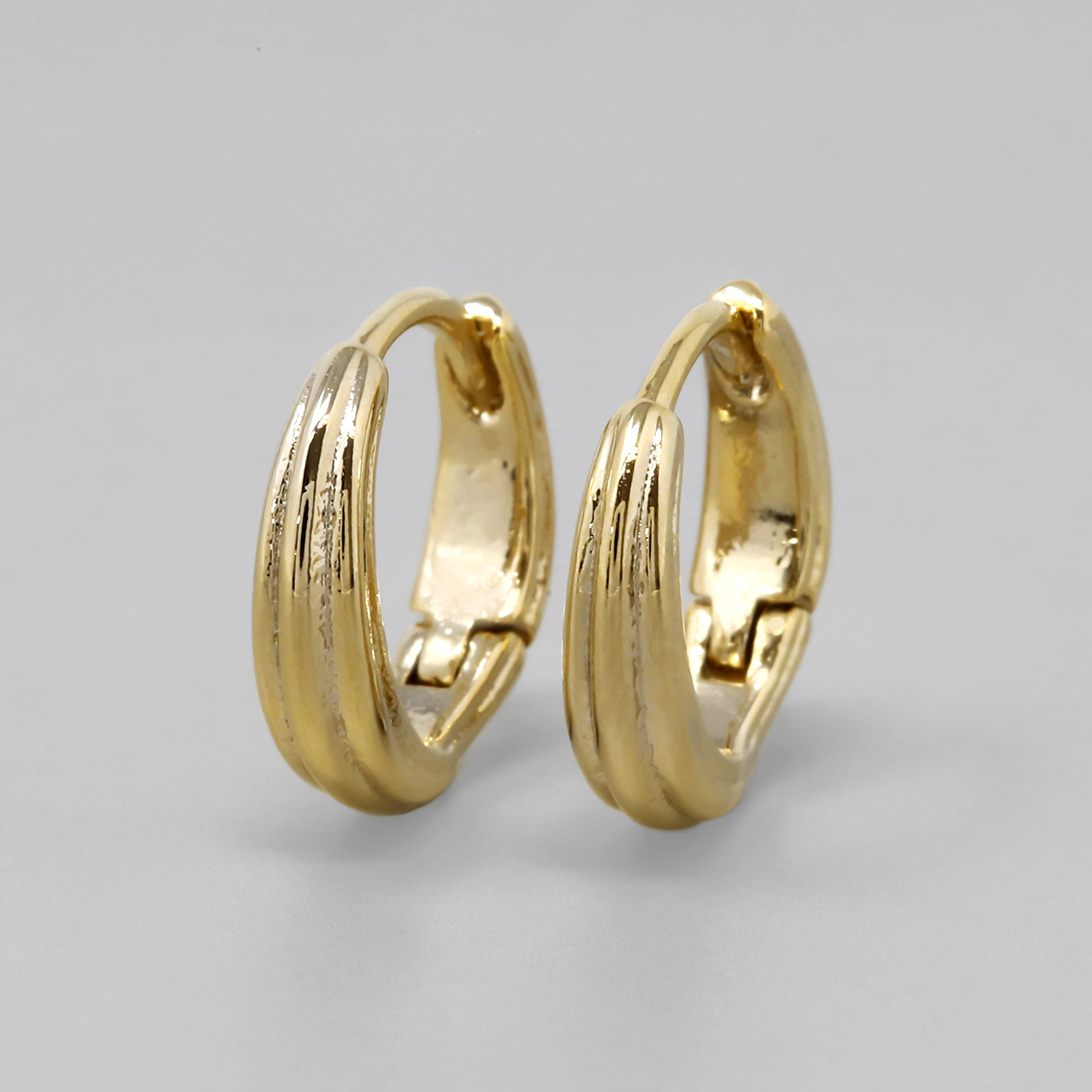 フープ リング ピアス レディース ワンタッチ キャッチレス 18K シンメトリー シンプル 中折れ 【両耳用・2個セット】 | 凛 RIN | 02