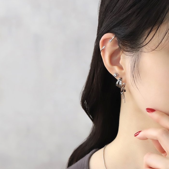 凛 RIN 軟骨ピアス 16G ボディピアス リボン バレエコア シールド