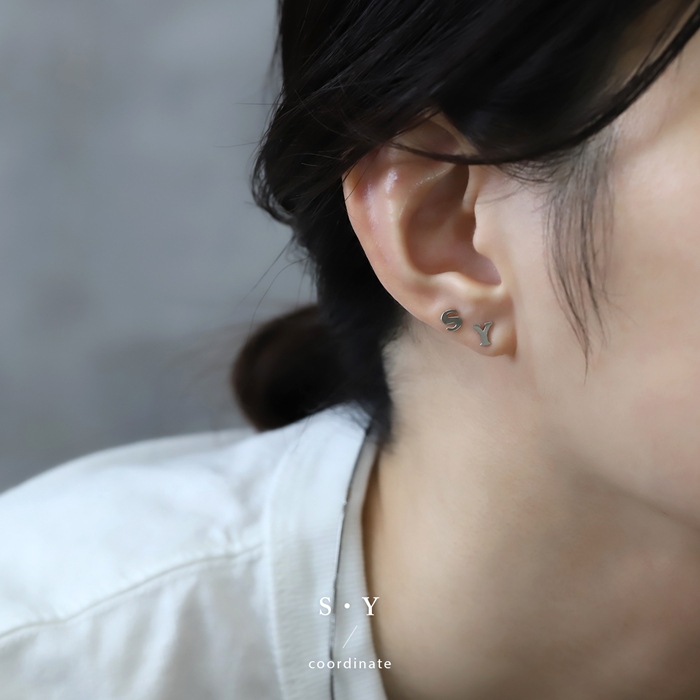 凛 RIN ピアス つけっぱなし レディース アルファベット