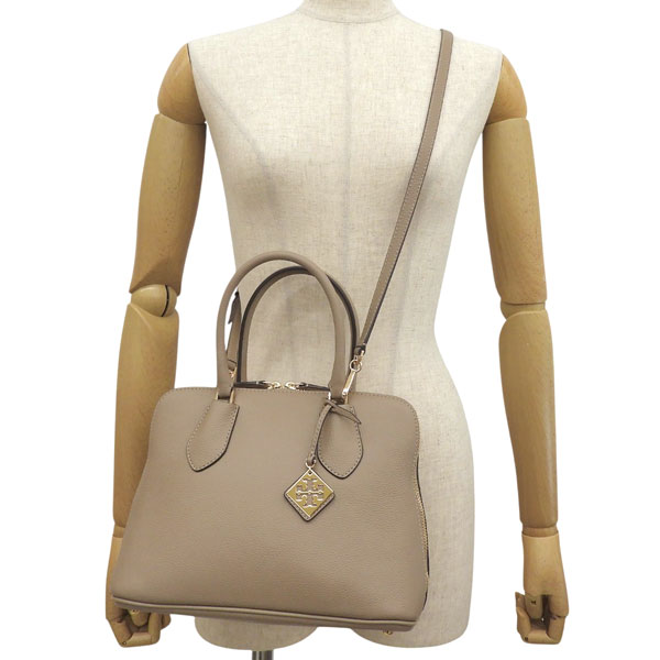 トリーバーチ バッグ レディース ショルダーバッグ アウトレット OS レザー ダークベージュ PEBBLED MEDIUM SWING BAG 161697 250 TORY BURCHの画像