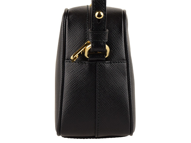 PRADA（プラダ） バッグ ショルダーバッグ 斜めがけ チェーン