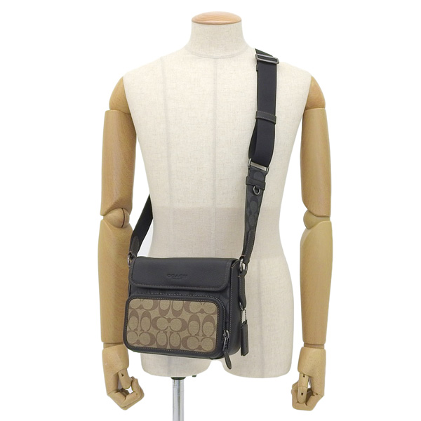 未使用級【廃盤】COACH メンズショルダーバッグ ワッペン クロスボディ 未使用級【廃盤】COACH メンズショルダーバッグ ワッペン クロスボディ