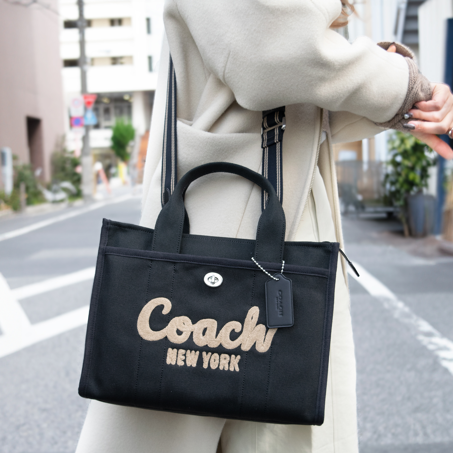 コーチ バッグ レディース ショルダーバッグ 2WAY トートバッグ キャンバス ブラック CARGO TOTE CP158LHBLK COACH