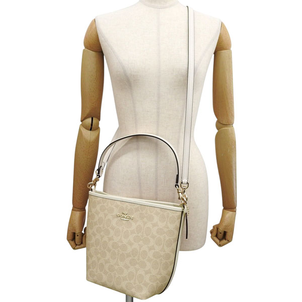 バッグ Coach Signature Soho Bag Champagne Gold バッグ Coach Signature Soho Bag Champagne Gold バッグ Coach