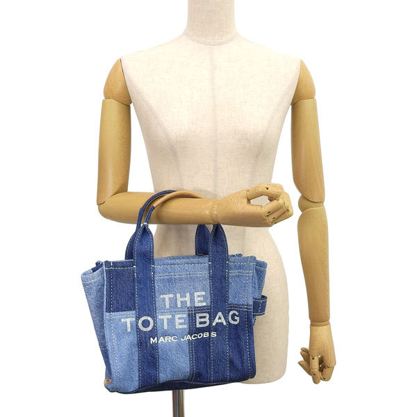 Marc Jacobs テニムミニトトハック H016M06FA21 422 The Denim Small Tote Bag | Marc Jacobs | Official Site