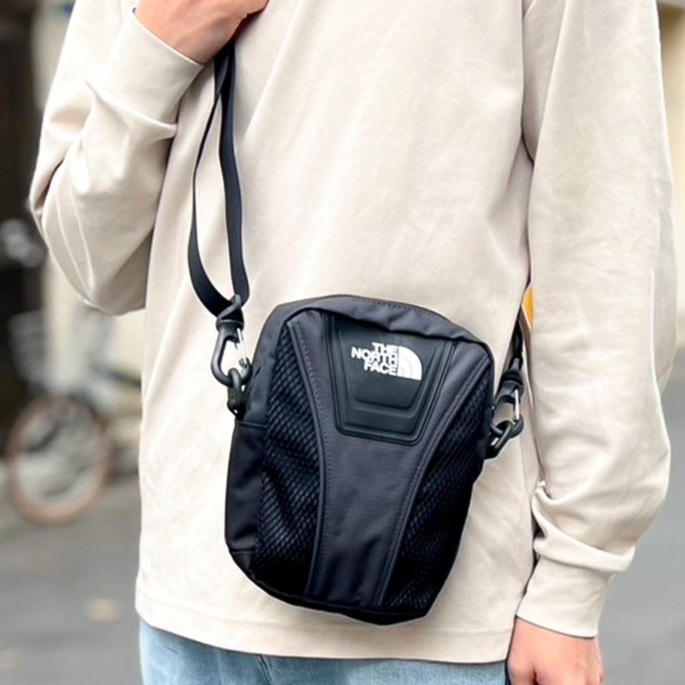 [厳選] ザノースフェイス バッグ メンズ レディース ショルダーバッグ ブラック Y2K SHOULDER BAG NF0A87GF KT0  BLACK THE NORTH FACE