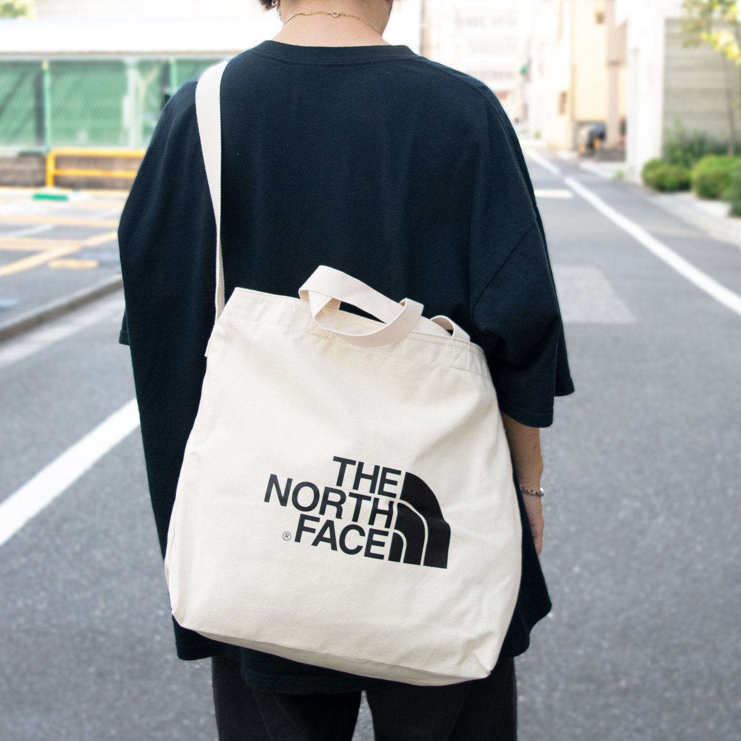 ノースフェイス バッグ メンズ レディース ショルダーバッグ 2WAYバッグ トートバッグ アイボリー NN2PN61K-IVORY THE NORTH FACE｜riverall-men