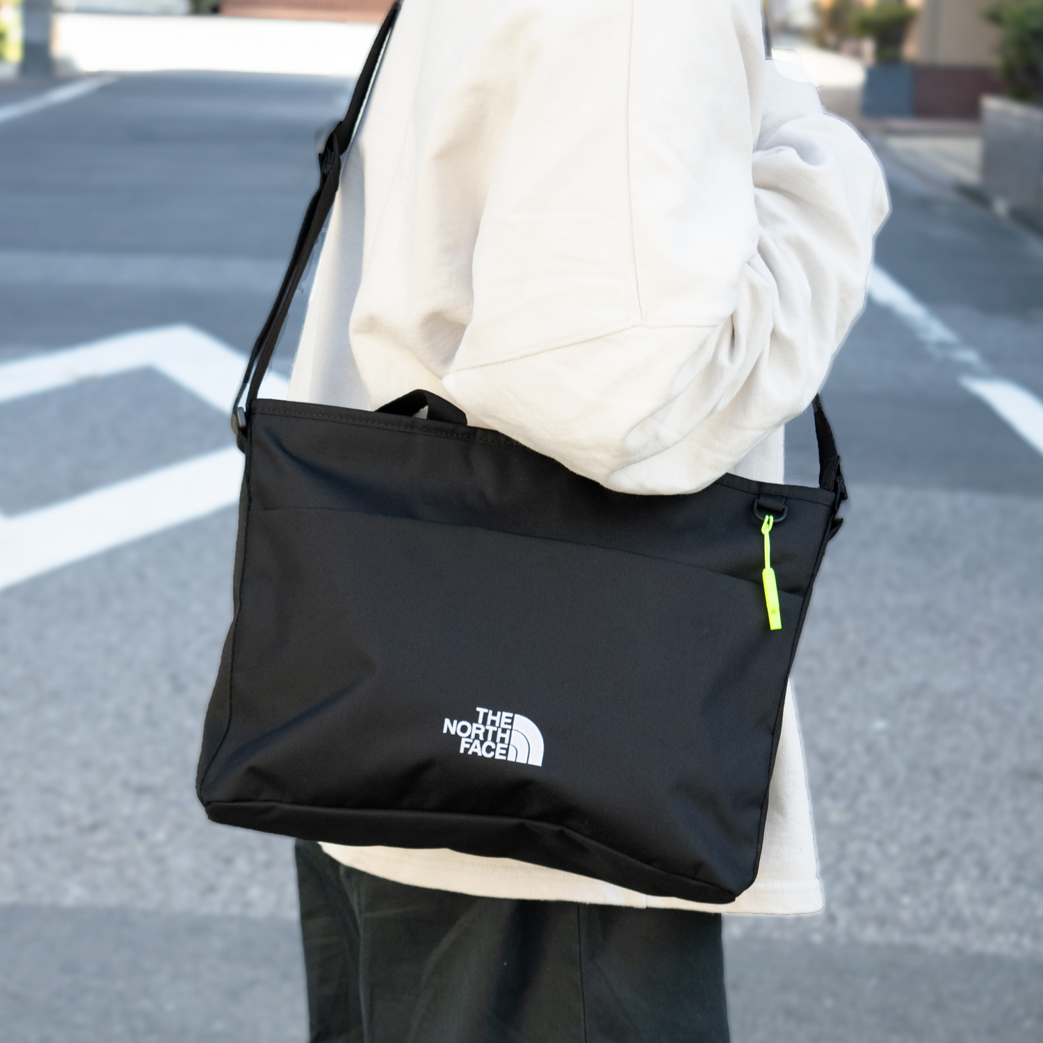 ノースフェイス バッグ メンズ レディース キッズ トートバッグ 2WAY ショルダーバッグ ブラック NN2PP53R THE NORTH FACE A4対応 :nn2pp53r blk:FASCINO(ファッシノ)