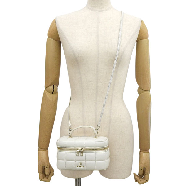 フルラ　FURLA　カゴバッグ　ハンドバッグ　ショルダーバッグ　2way FURLA フルラ バッグ レディース ハンドバッグ 2WAYバッグ