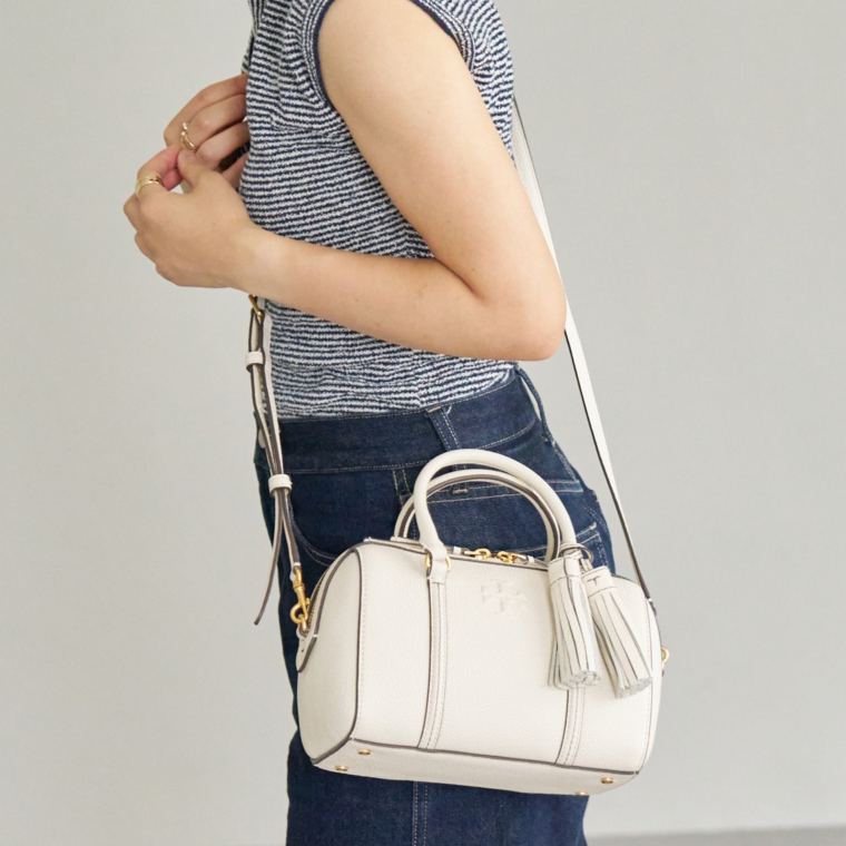 トリーバーチのレザーショルダーバッグ