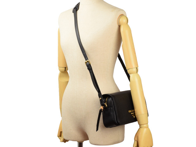 プラダ 1BD163 レザー ショルダーバッグ PRADA☆セール！フラップ付きレザーショルダーバック 1BD163