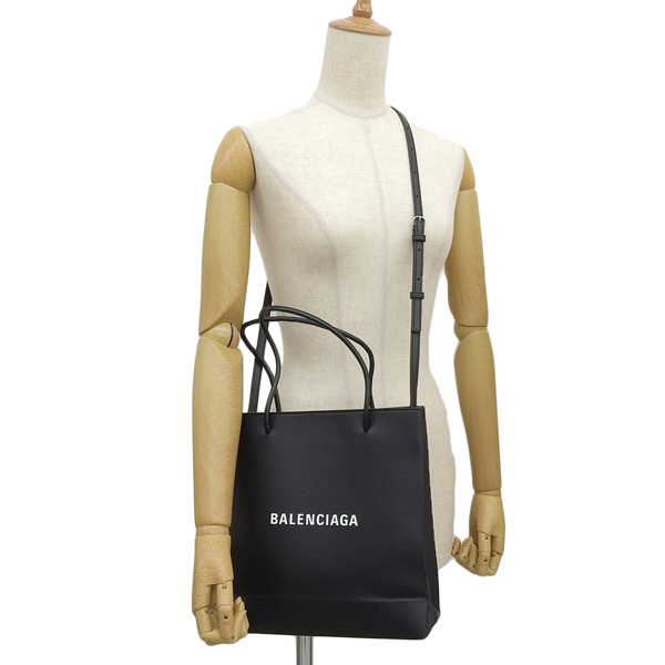 アウトレットセール★大人気BALENCIAGA★WHEELバケットバッグ 楽天市場】バレンシアガ ドローストリング バケットバッグの通販