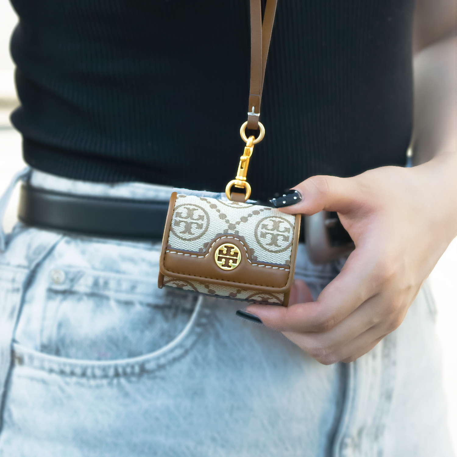 トリーバーチ エアーポッズプロケース AirPods Pro レディース メンズ アウトレット TORY BURCH ショッパー付きハイブランドコーチ エアーポッズ 3ケースおしゃれバッグ型 airpods pro2ケース ストラップ付き便利 airpods 3/proカバー 大人気