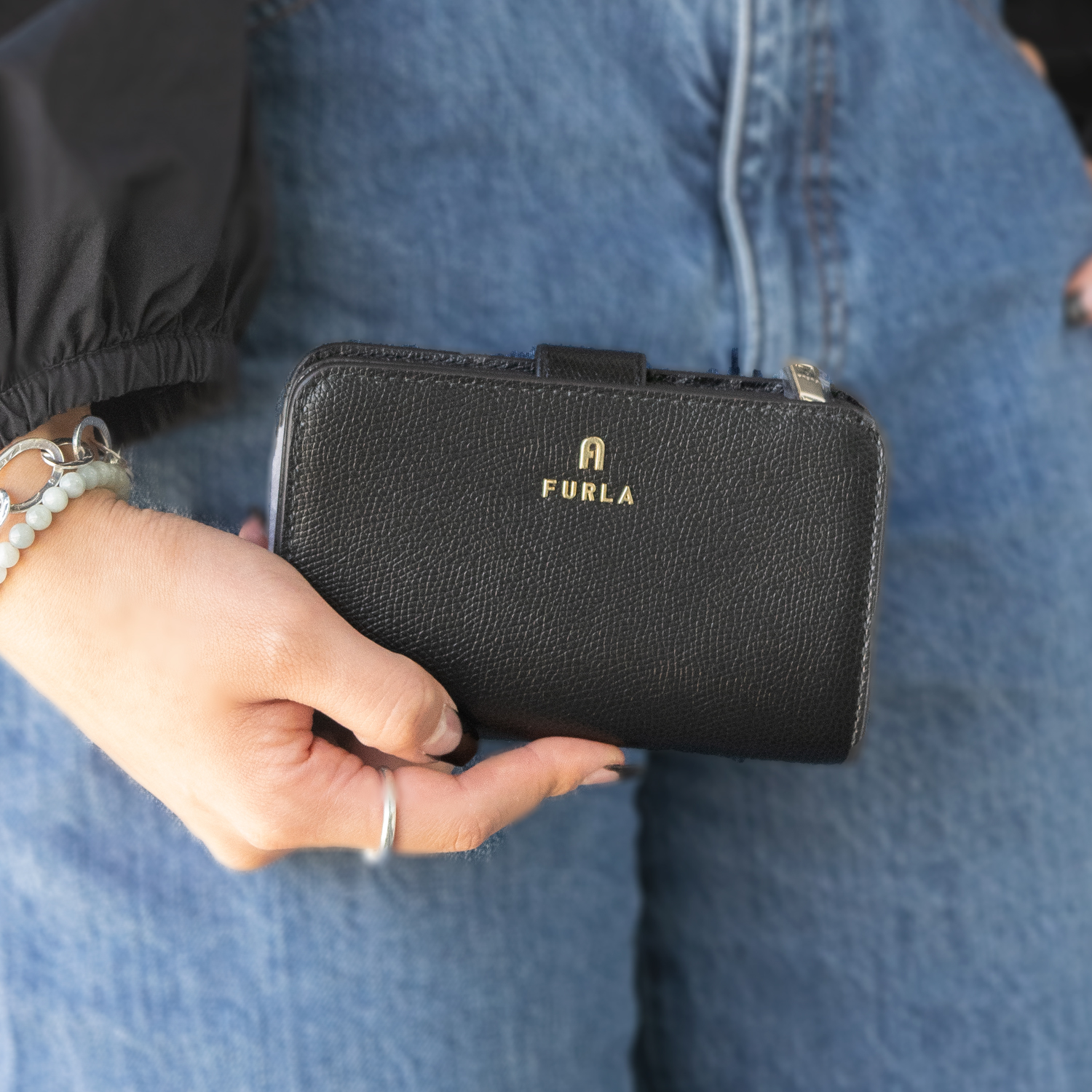 フルラ 財布 レディース 二つ折り 折財布 レザー カメリア ブラック FURLA CAMELIA M COMPACT WALLET WP00314ARE000O6000 FURLA｜riverall