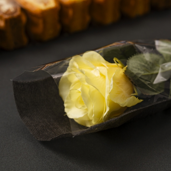 誕生日 スイーツ 花 誕生日ケーキ プレゼント お菓子 ギフト お礼の品 爆買 ローズ ワッフル ケーキ 6個 | R.L | 02