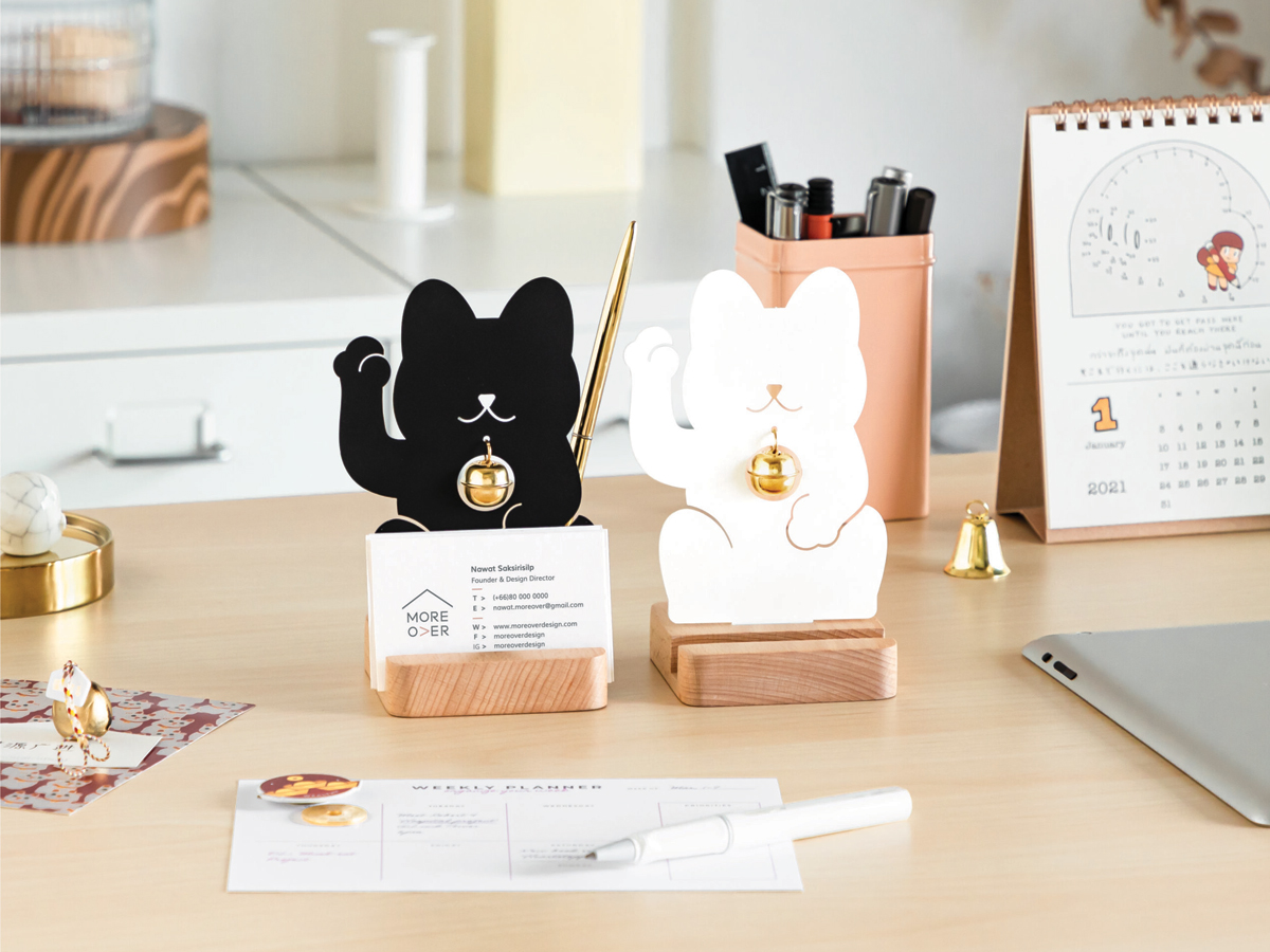 MOREOVER】Welcome Cat / カードスタンド 全2色 招き猫 ラッキー