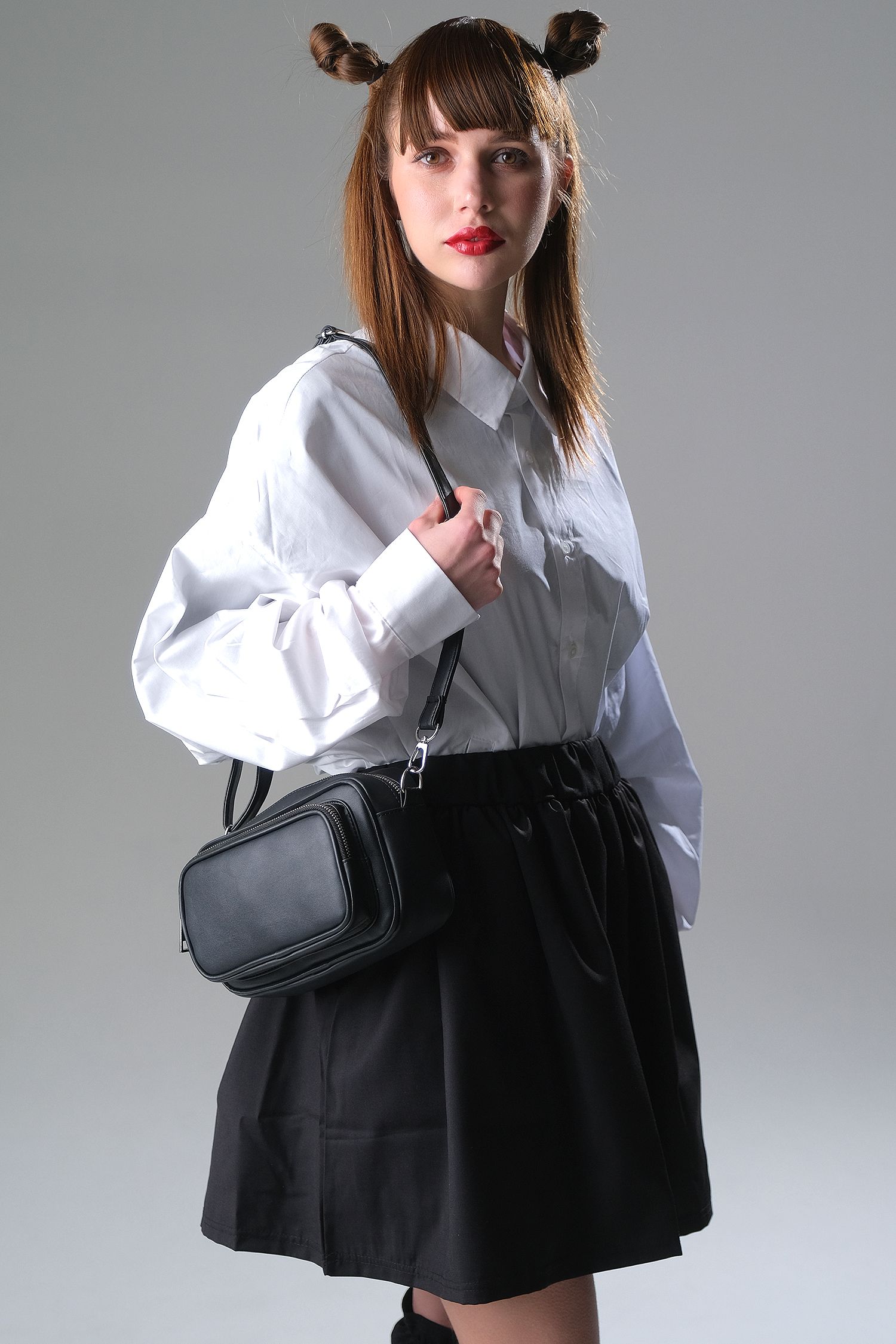 KARA カラ チェーンカメラショルダーバッグ ブラック レザー ミニバッグ KARA（カラ）の「CHAIN CAMERA BAG（ショルダーバッグ）」 - WEAR