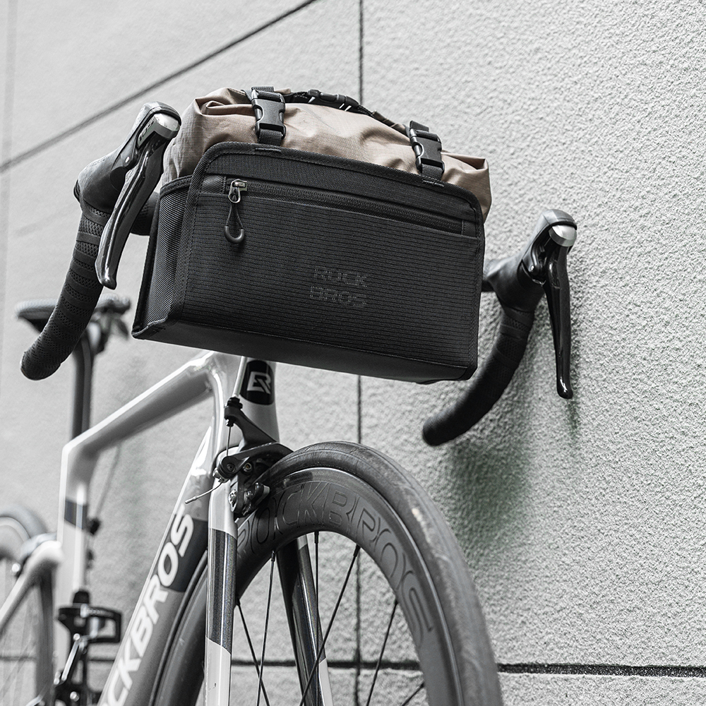 フロントバッグ