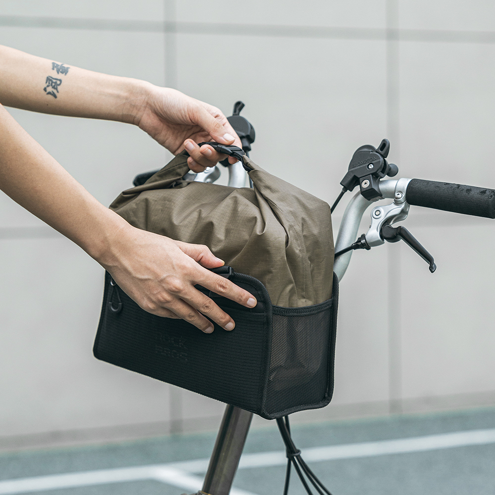 フロントバッグ